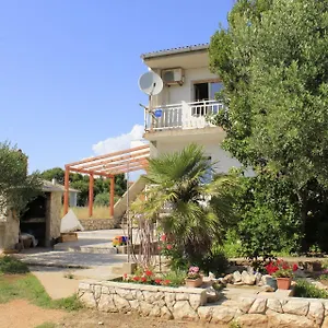 apartments-branko-povljana.hotelinzadar.com/